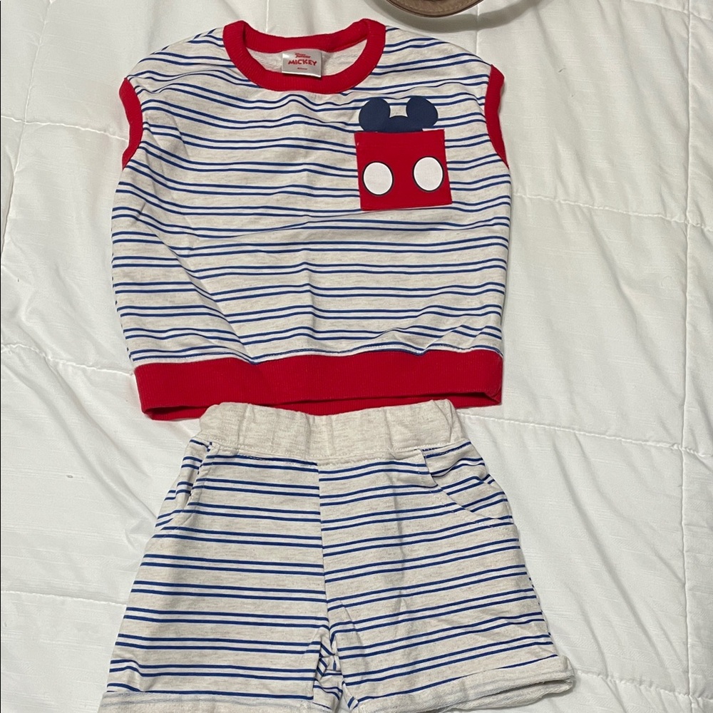 Mickey Mouse matching set.
